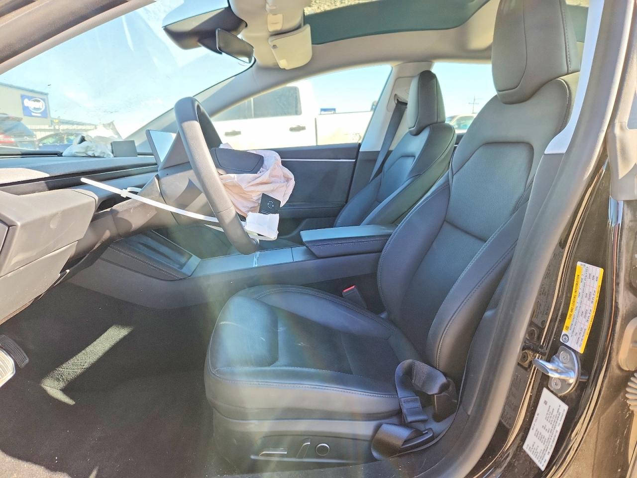 2025 Tesla Model 3 - Image 7