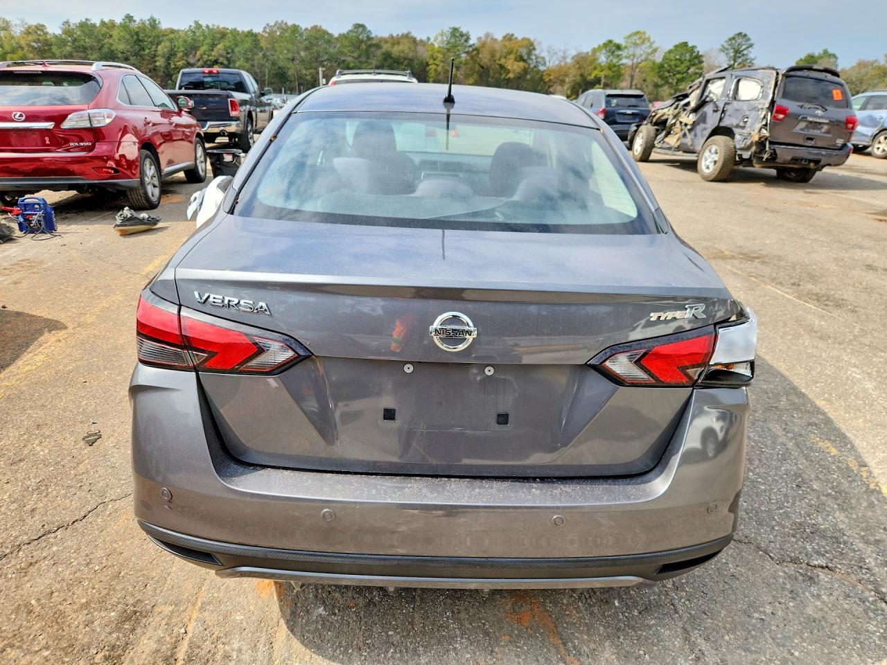 2021 Nissan Versa S - Image 6