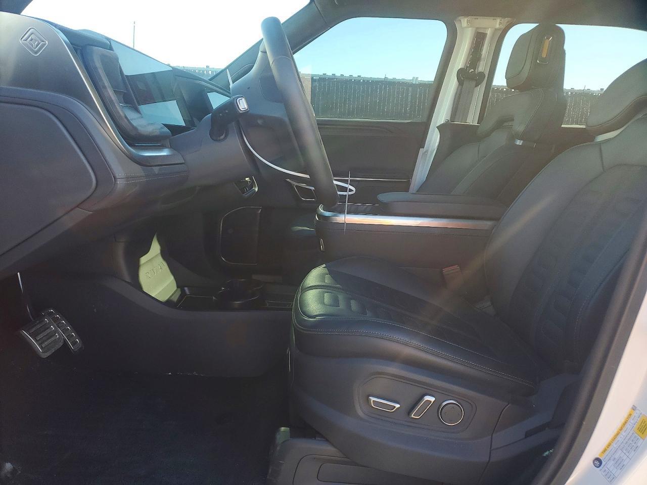 2023 Rivian R1T Adventure - Image 7