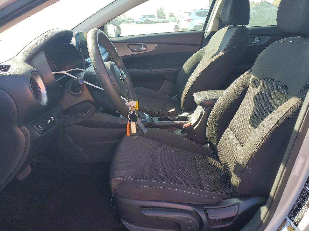 2021 Kia Forte Lxs - Image 7