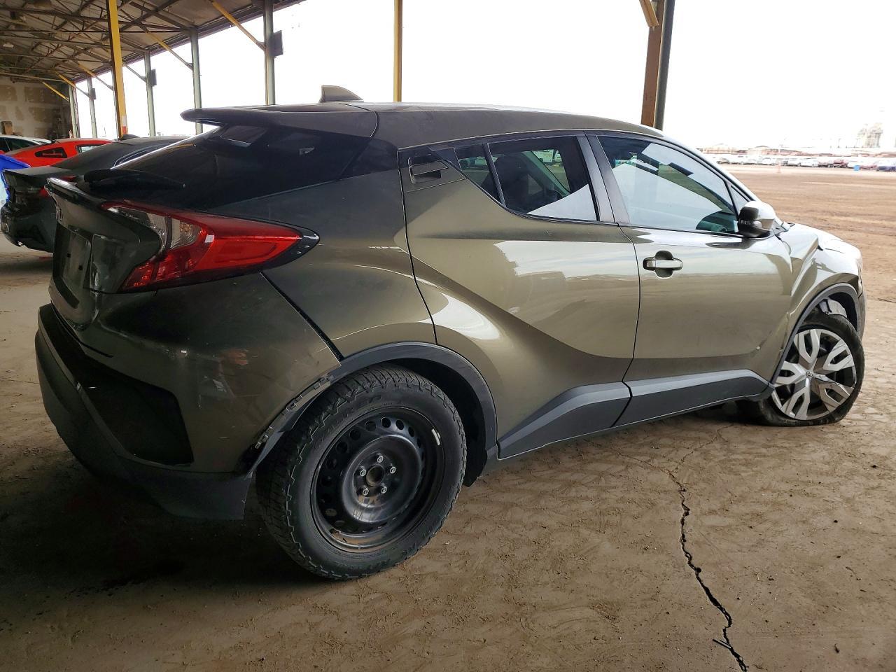 2021 Toyota C-Hr Xle - Image 3
