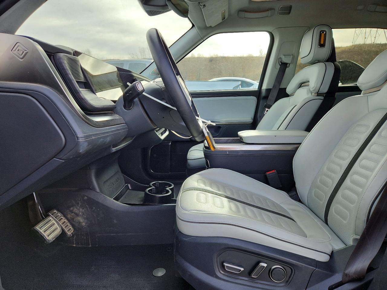 2023 Rivian R1T Adventure - Фото 7