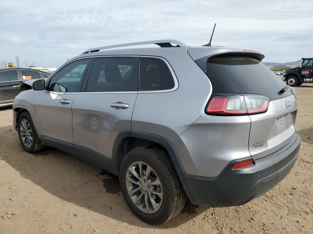2019 Jeep Cherokee Latitude Plus - Image 2