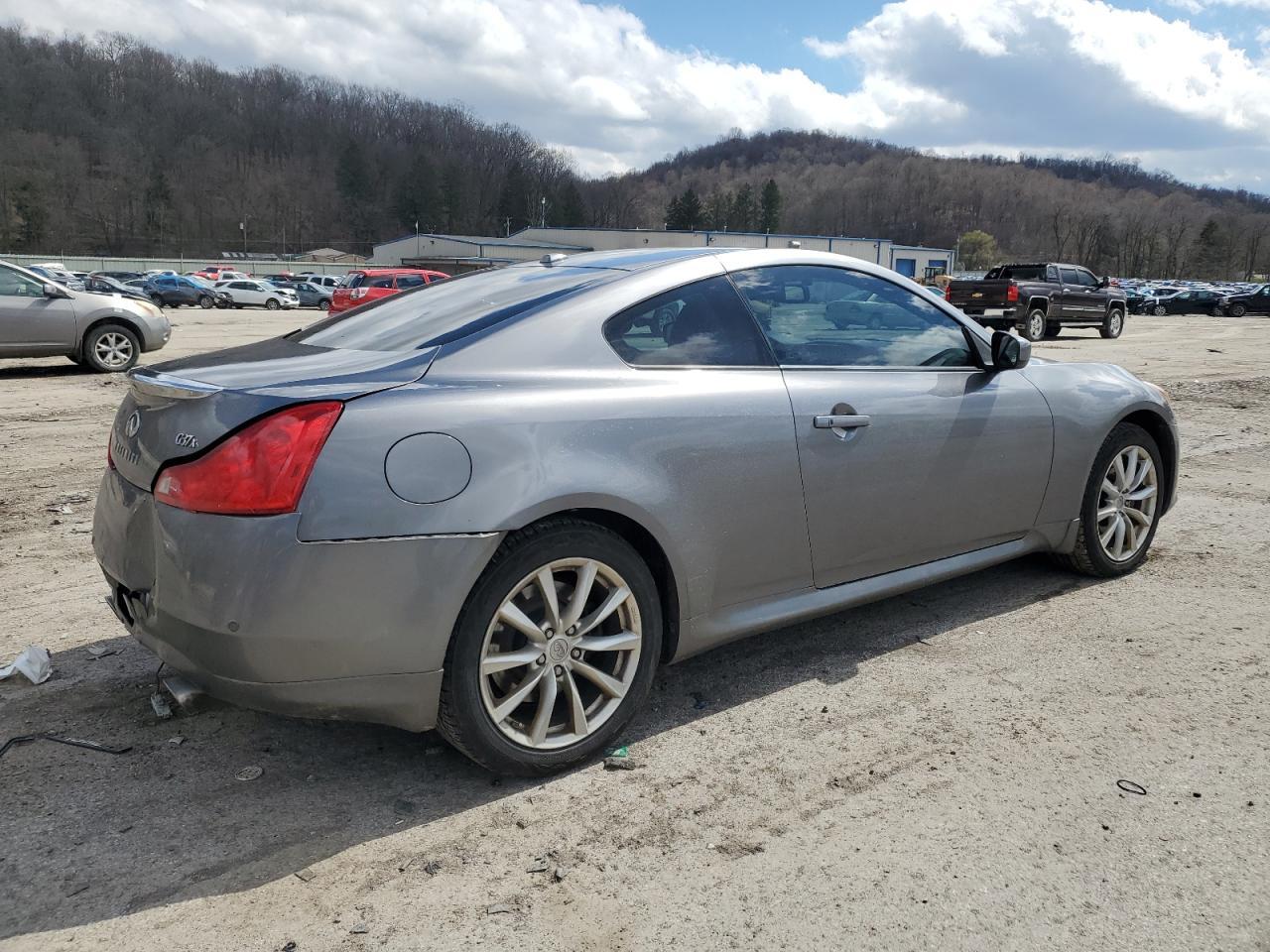 2011 Infiniti G37 - Фото 3