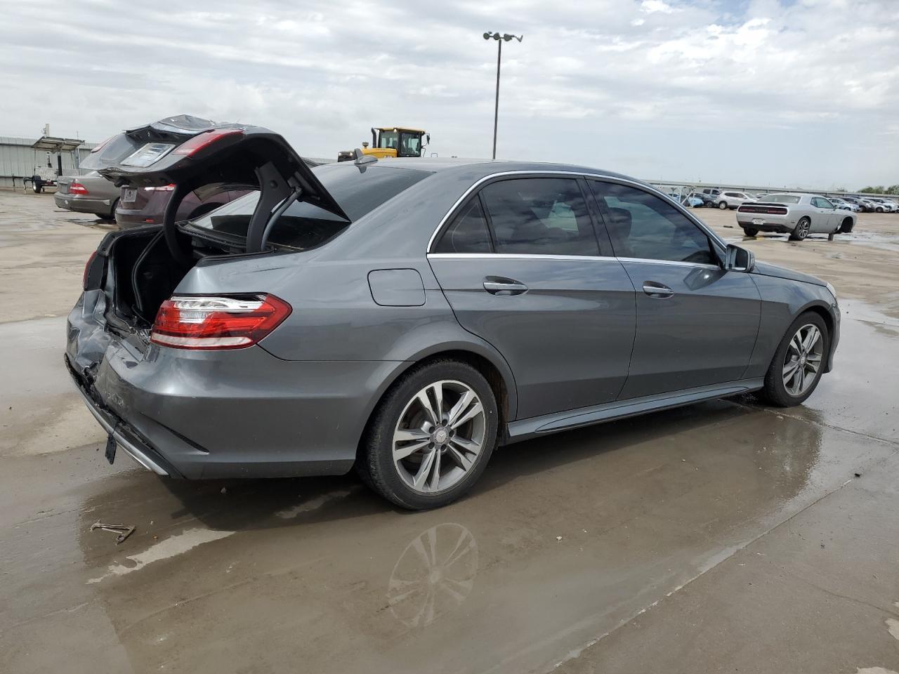 2016 Mercedes-Benz E 250 Bluetec - Image 3