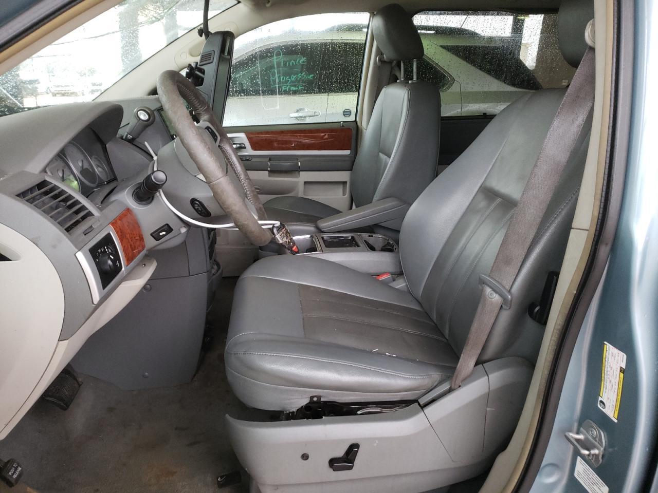 2009 Chrysler Town & Country Touring - Фото 7