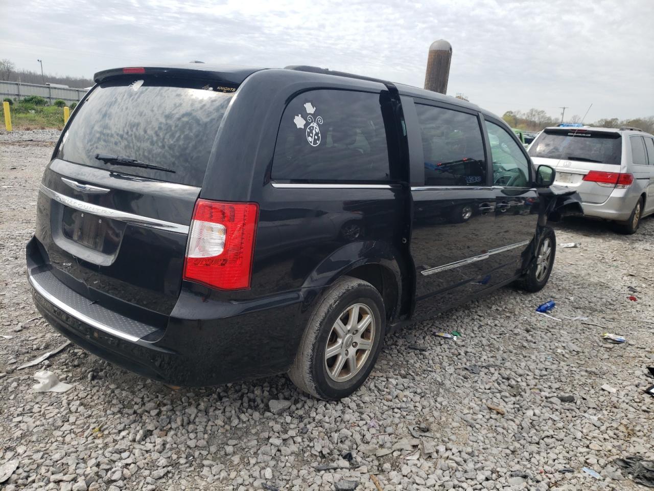 2013 Chrysler Town & Country Touring - Фото 3