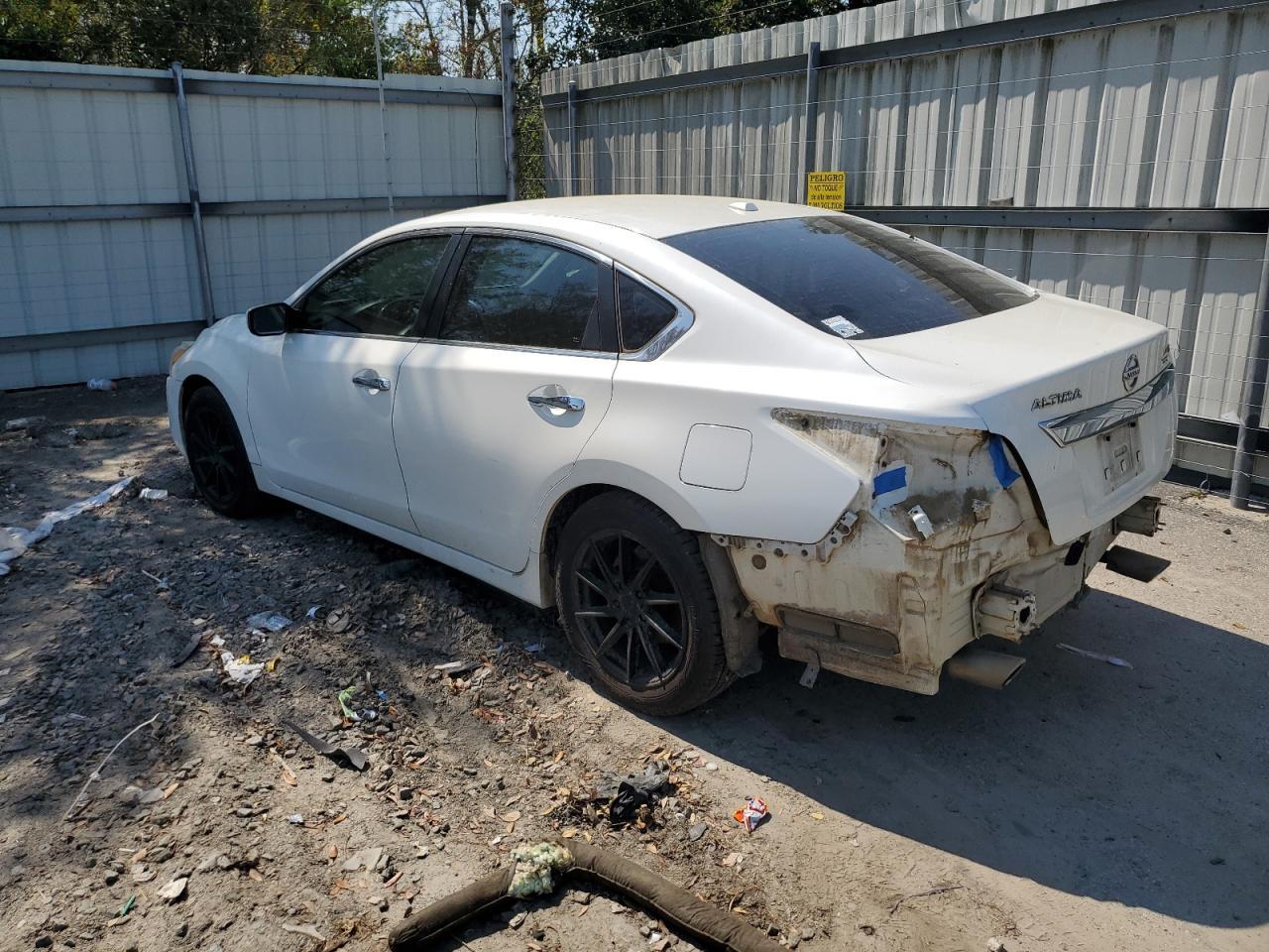 2015 Nissan Altima 2.5 - Image 2