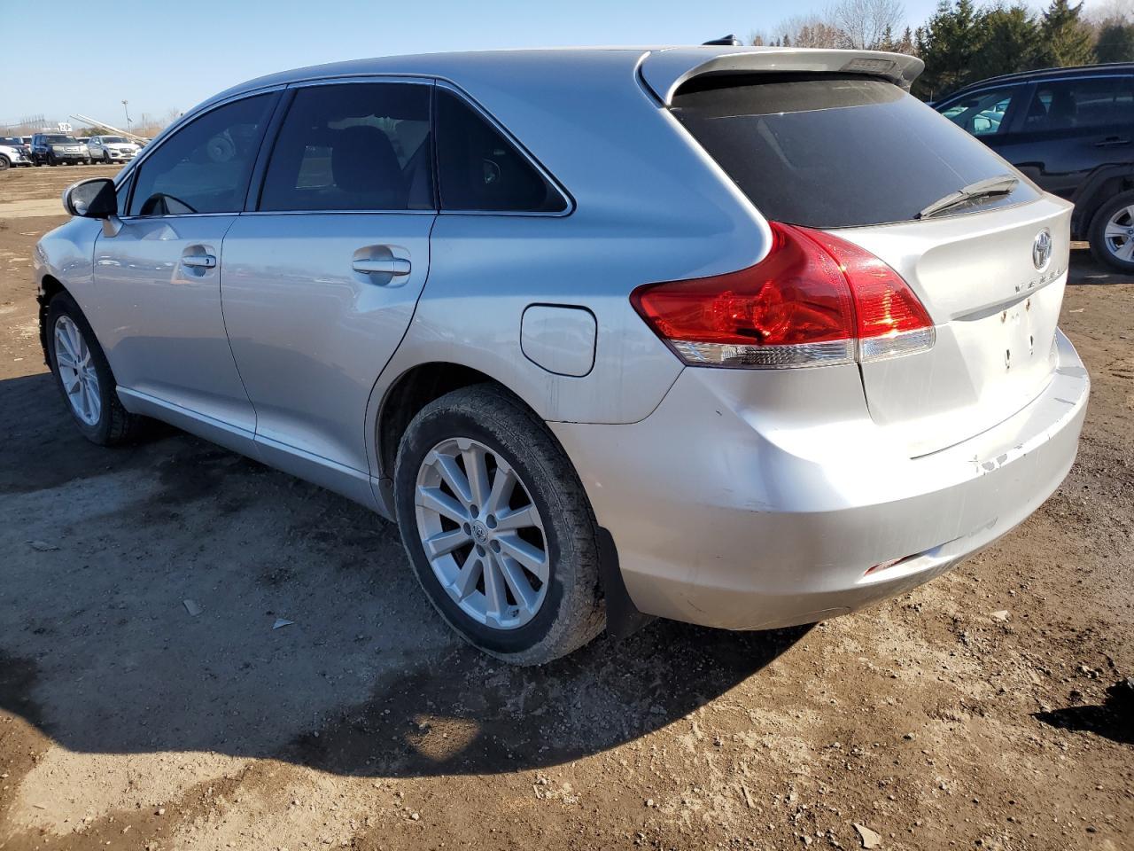 2010 Toyota Venza - Фото 2