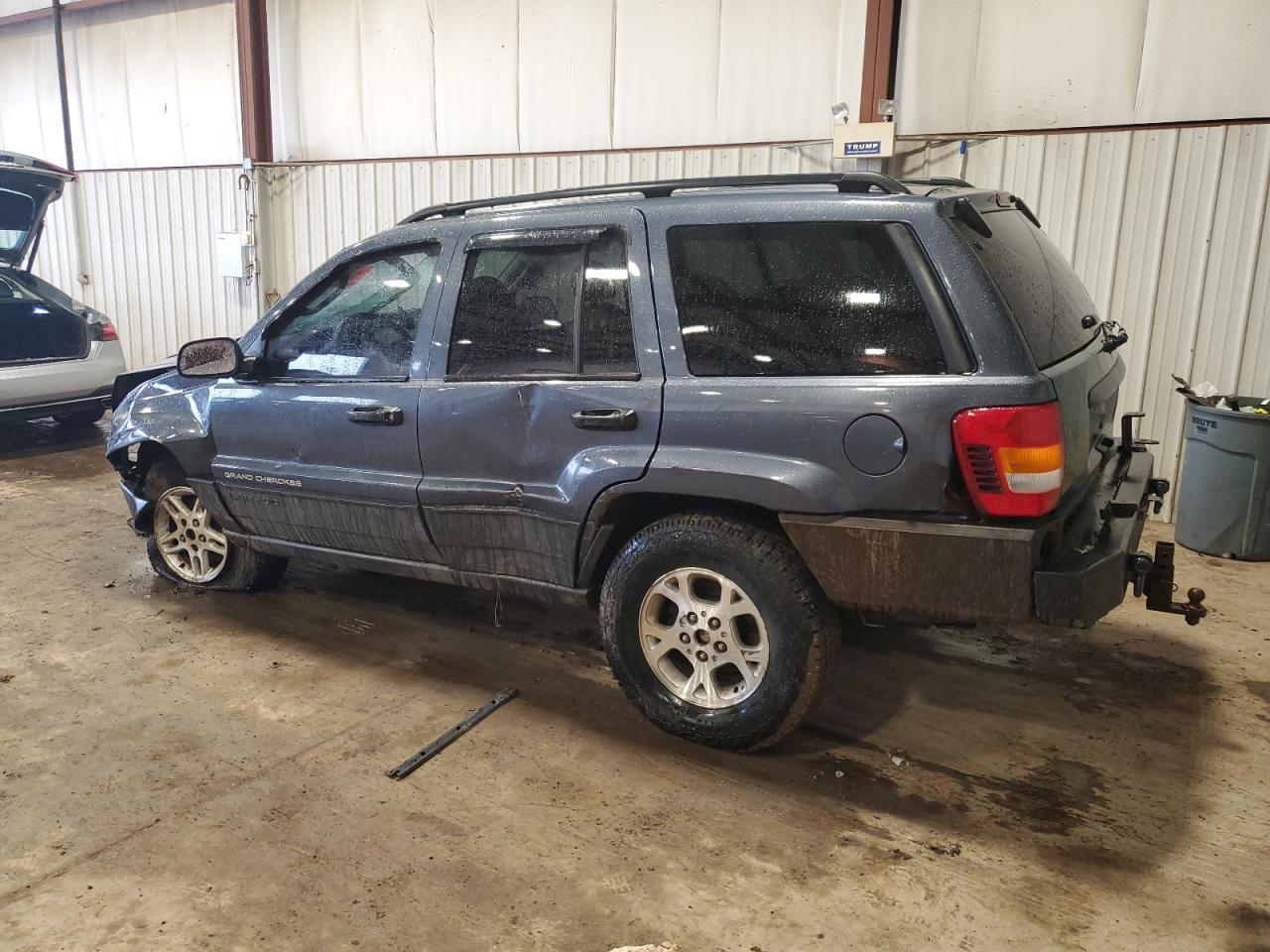 2004 Jeep Grand Cherokee Laredo - Image 2
