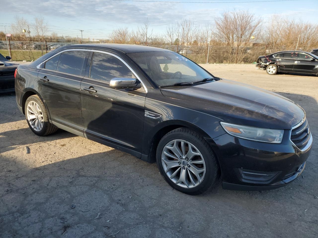 2014 Ford Taurus Limited - Image 4