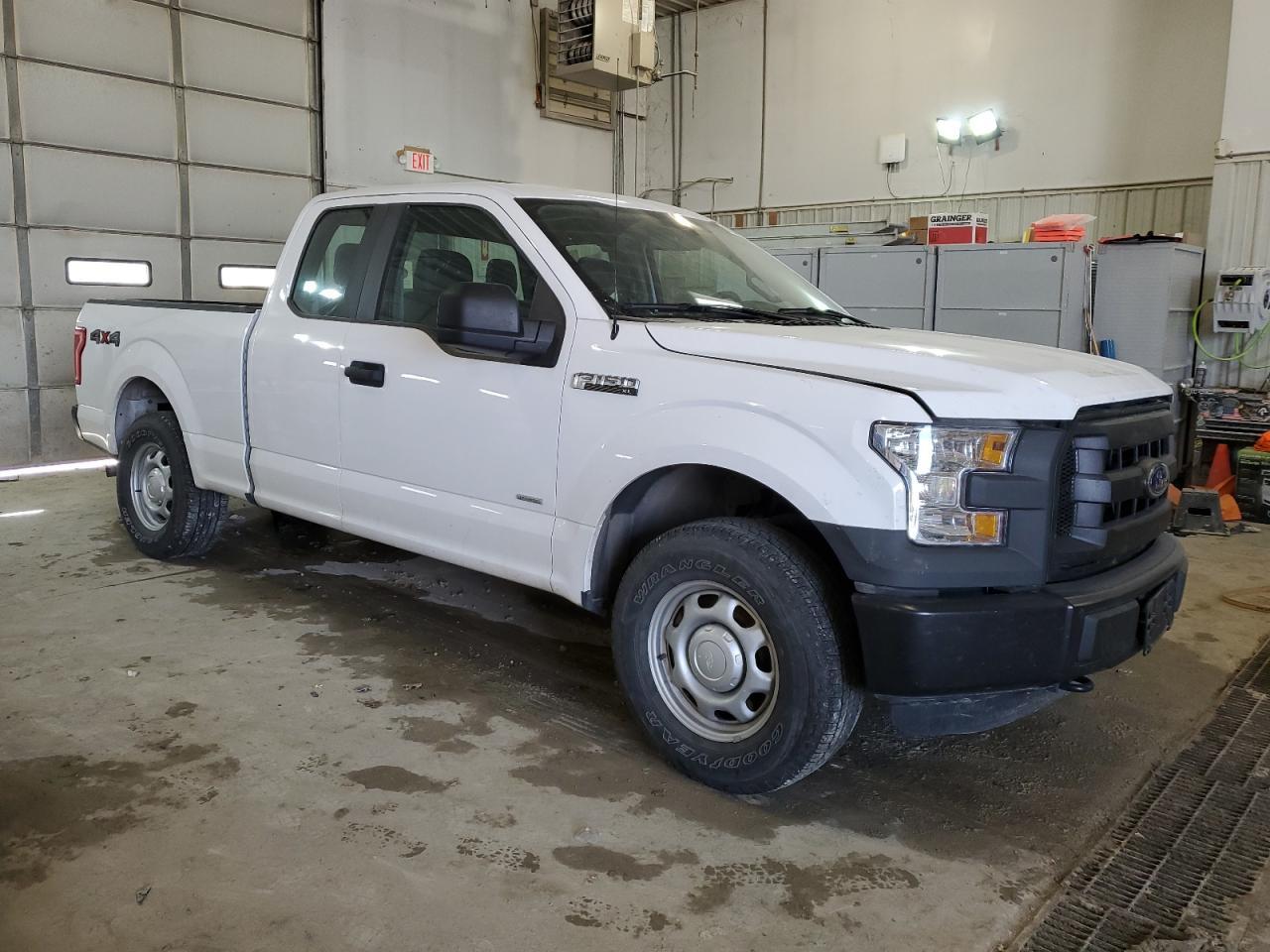 2016 Ford F150 Super Cab - Фото 4
