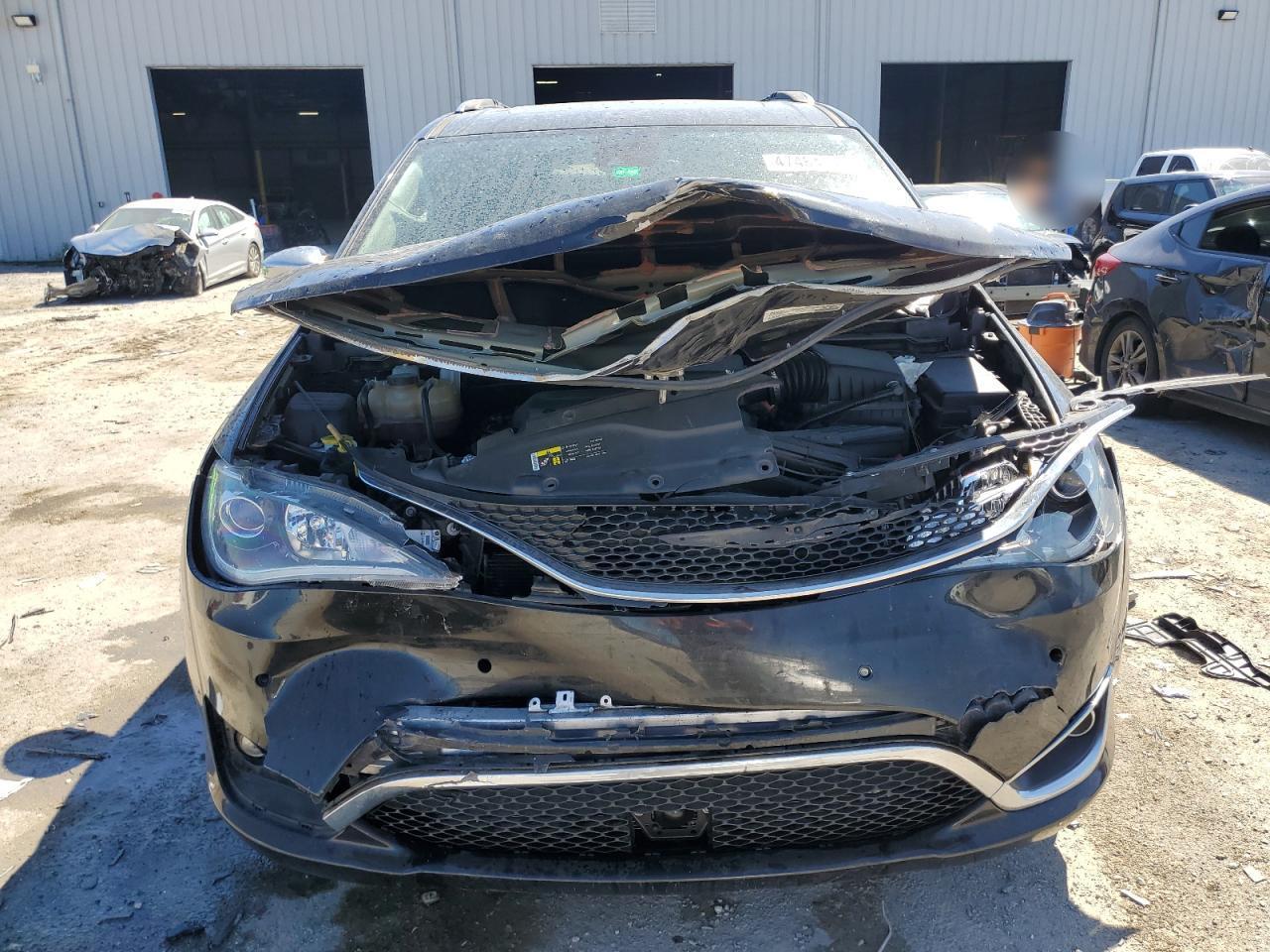 2017 Chrysler Pacifica Limited - Фото 5