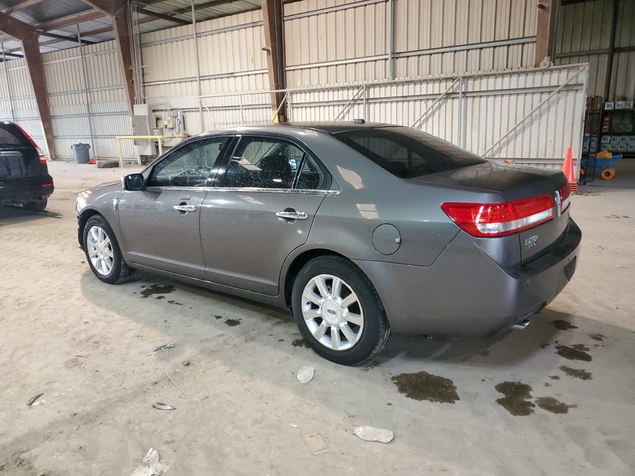 2011 Lincoln Mkz - Image 2