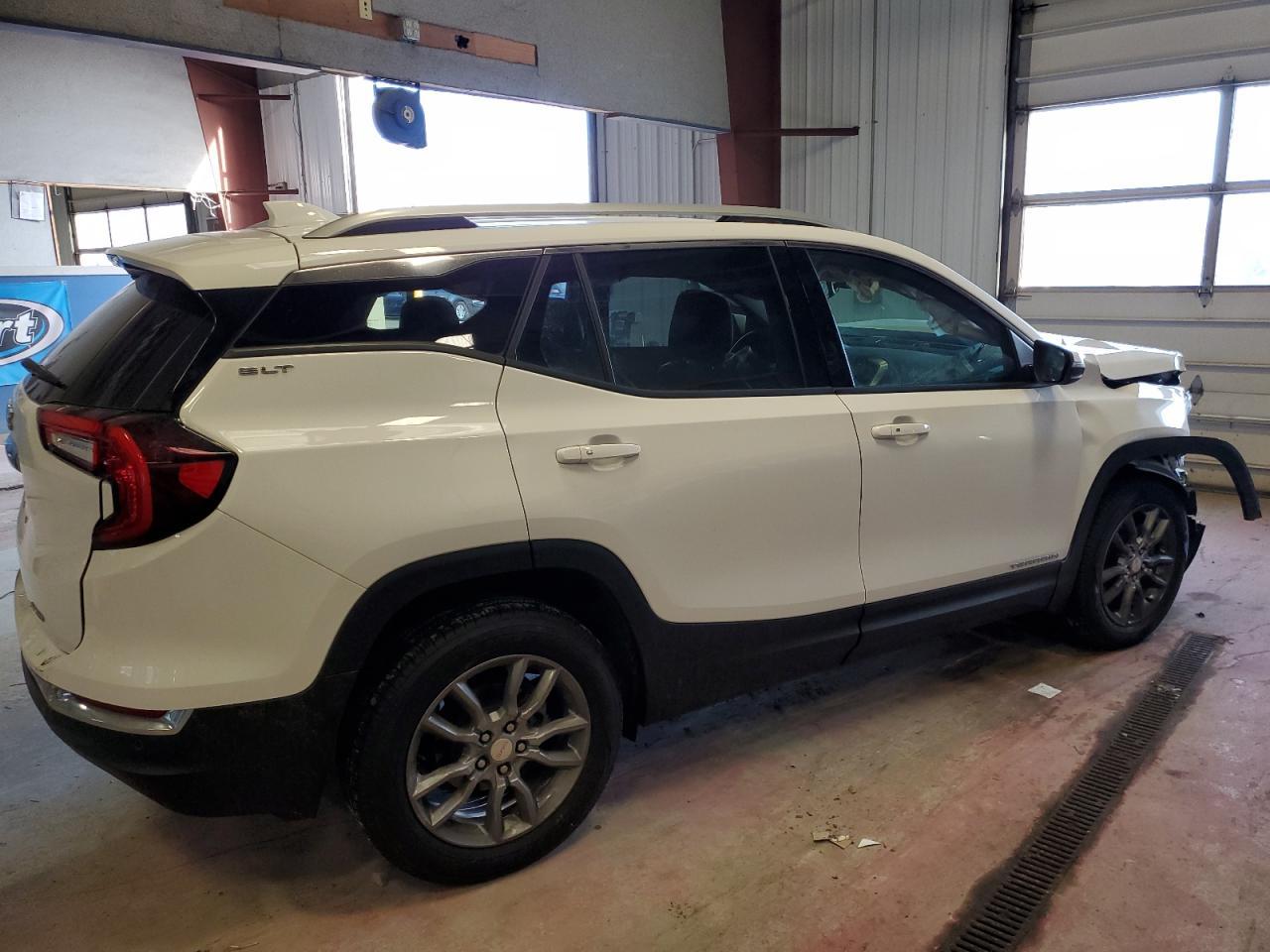 2022 GMC Terrain Slt - Фото 3