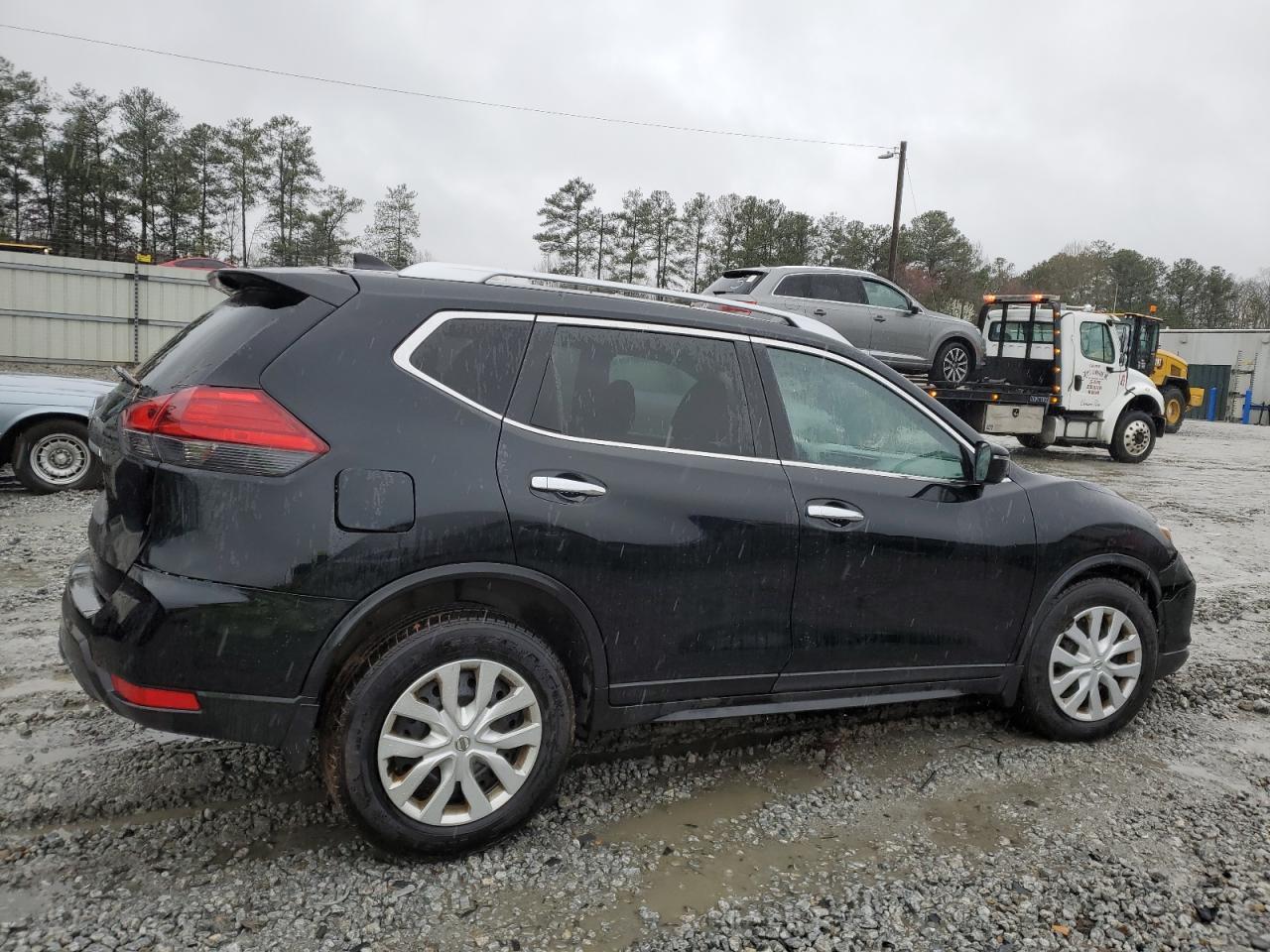 2017 Nissan Rogue S - Image 3