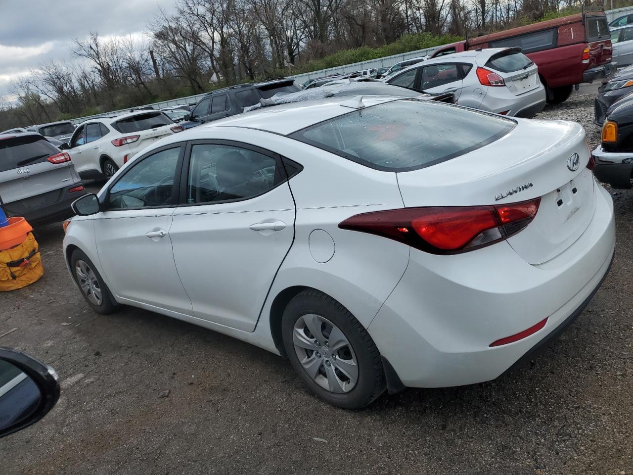 2016 Hyundai Elantra Se - Image 2