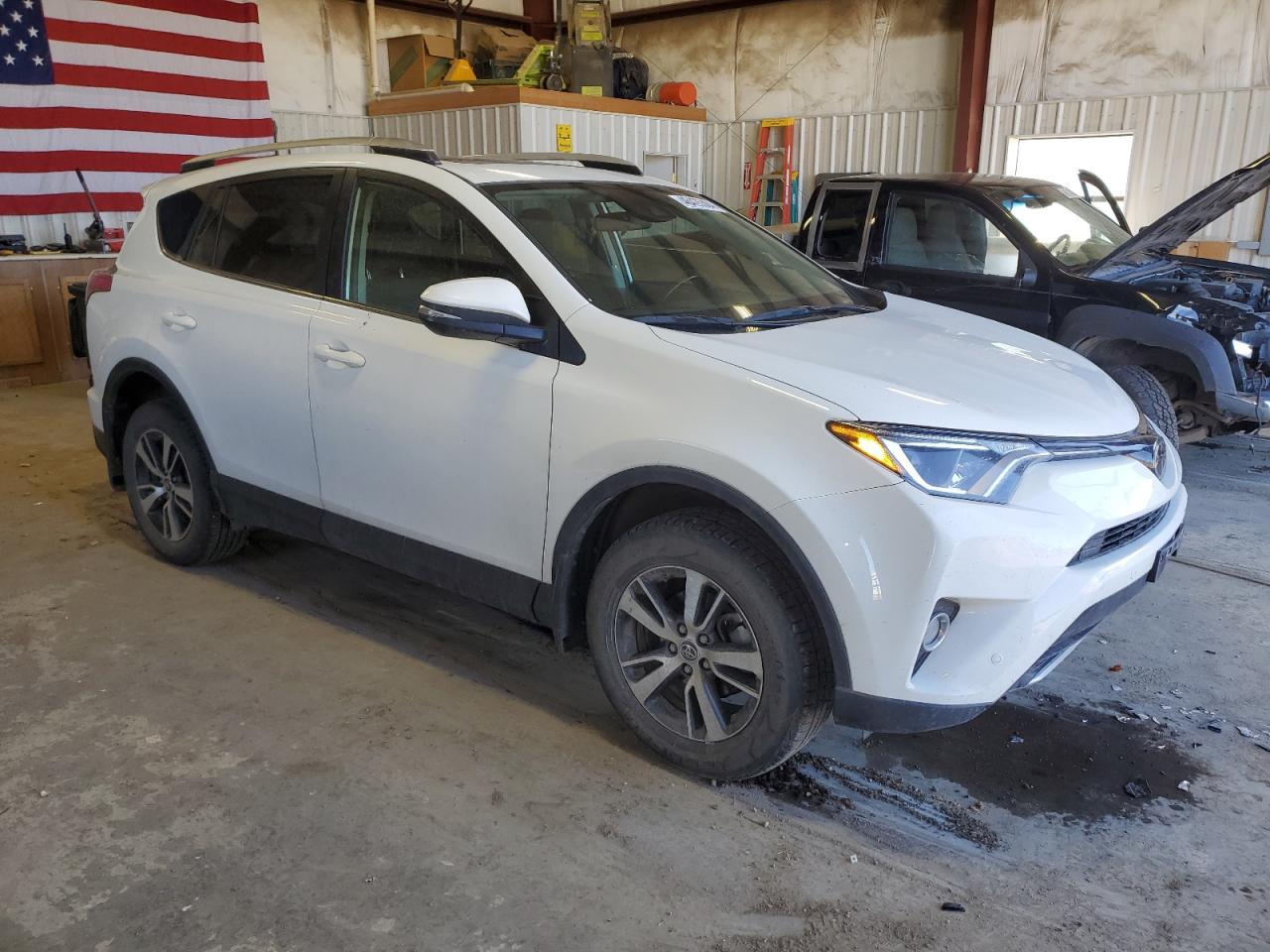2016 Toyota Rav4 Xle - Image 4