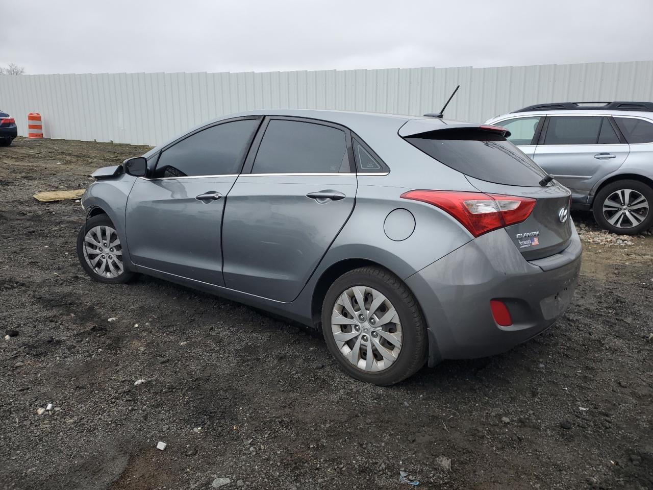 2016 Hyundai Elantra Gt - Image 2