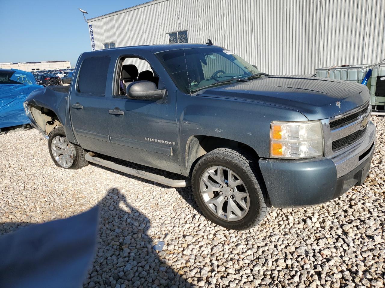 2009 Chevrolet Silverado - Image 4