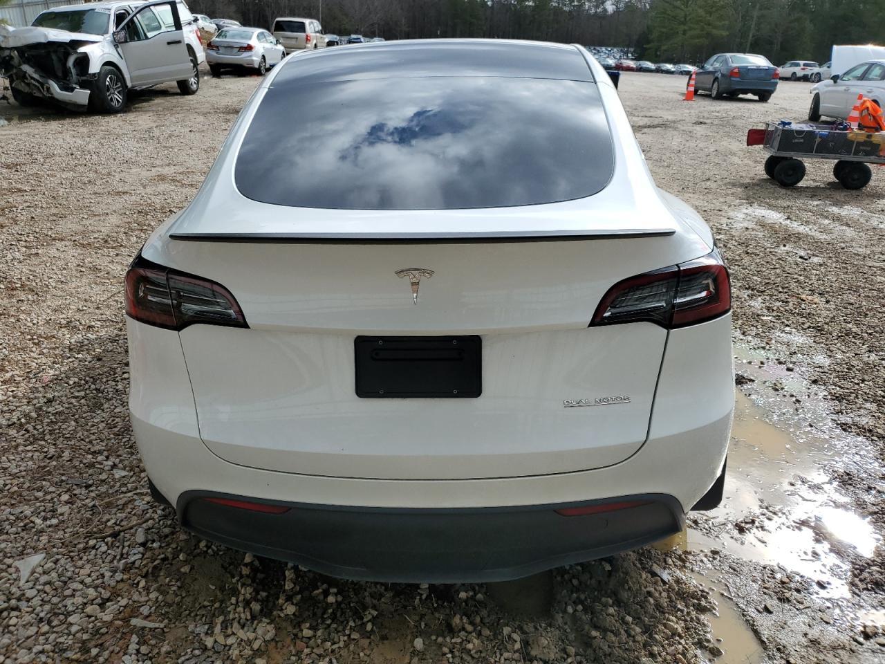 2023 Tesla Model Y - Фото 6