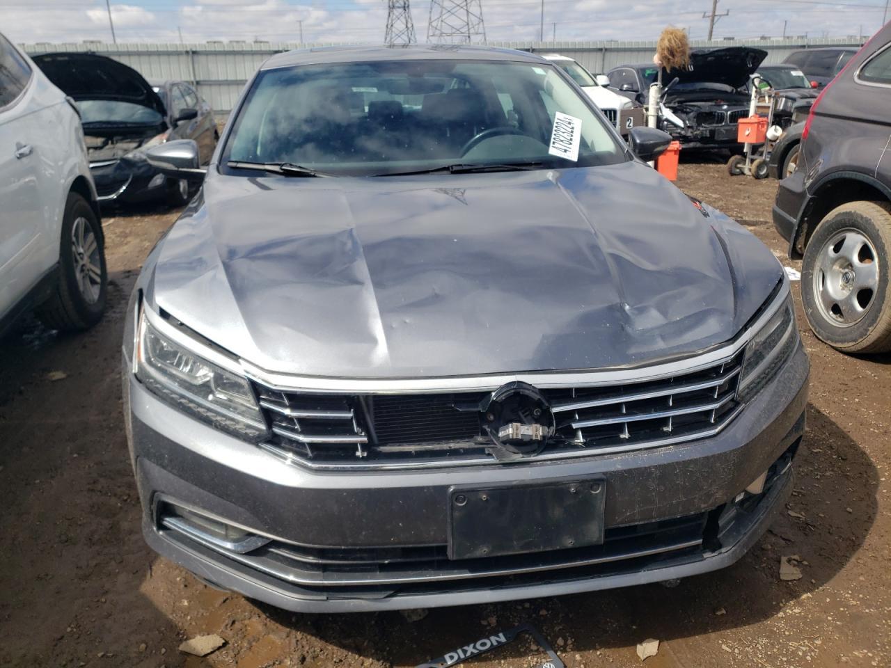 2017 Volkswagen Passat Se - Image 5