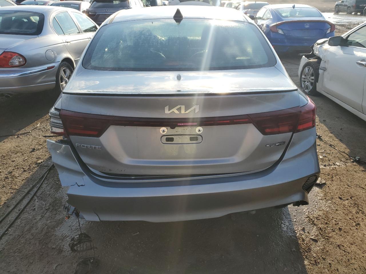 2023 Kia Forte Gt Line - Image 6