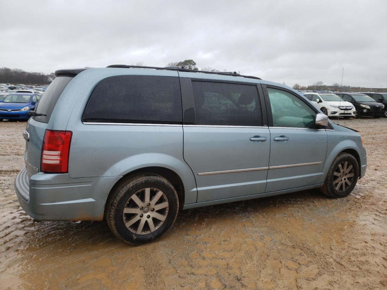 2009 Chrysler Town & Country Touring - Фото 3