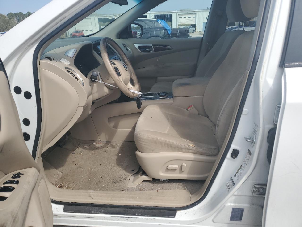2013 Nissan Pathfinder S - Image 7