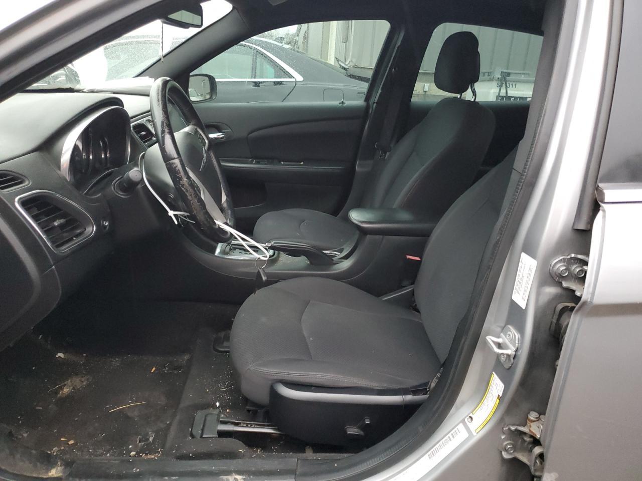 2013 Chrysler 200 Touring - Фото 7