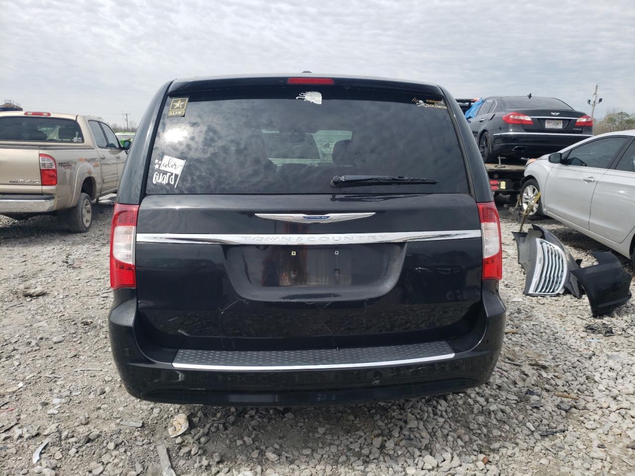 2013 Chrysler Town & Country Touring - Фото 6