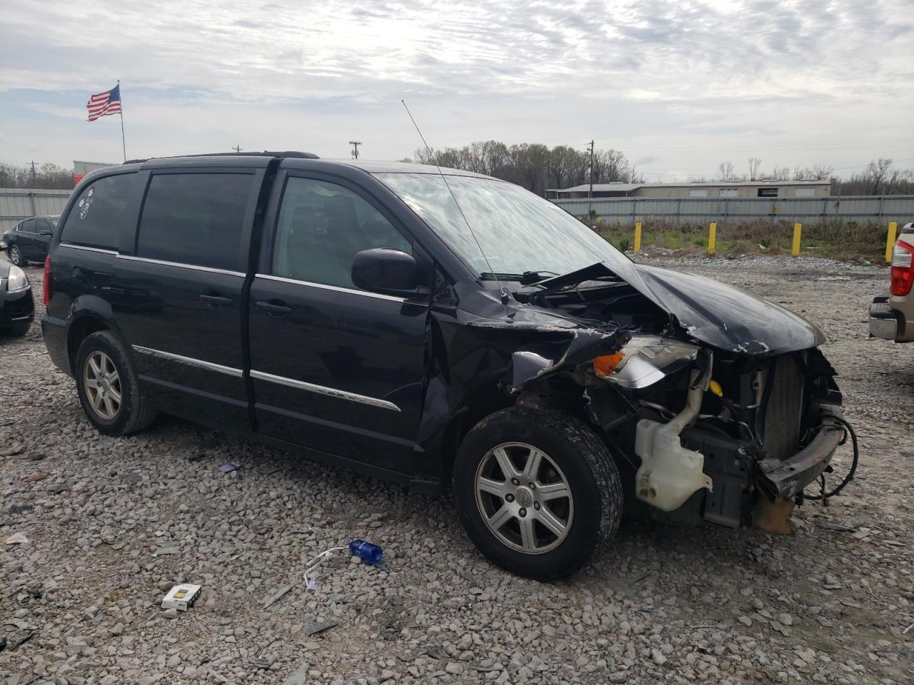 2013 Chrysler Town & Country Touring - Фото 4