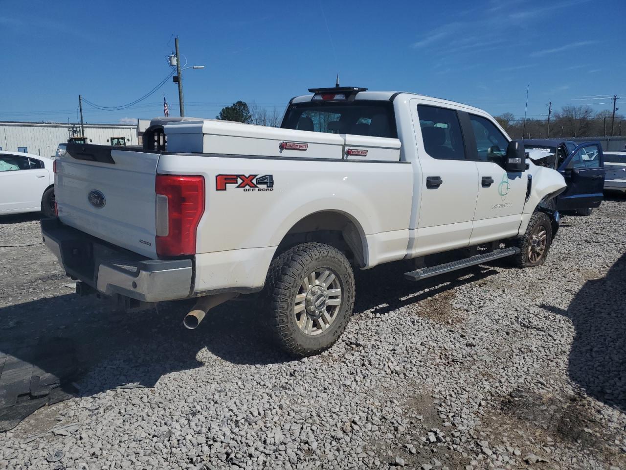 2017 Ford F250 Super Duty - Фото 3