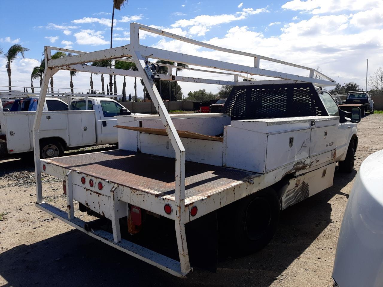 2005 Ford F350 Super Duty - Image 3