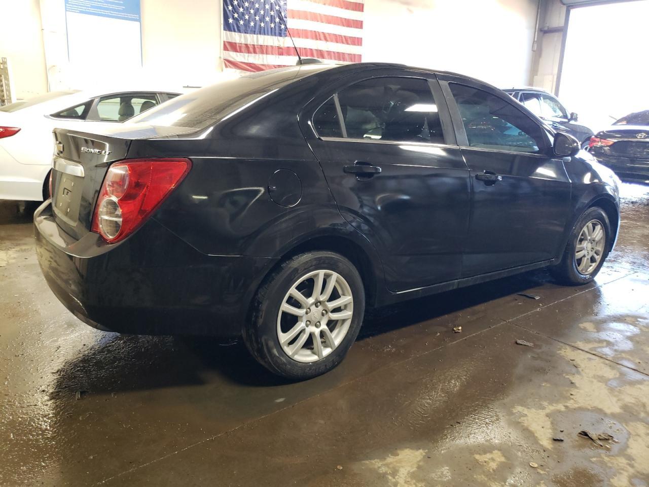 2016 Chevrolet Sonic Lt - Фото 3