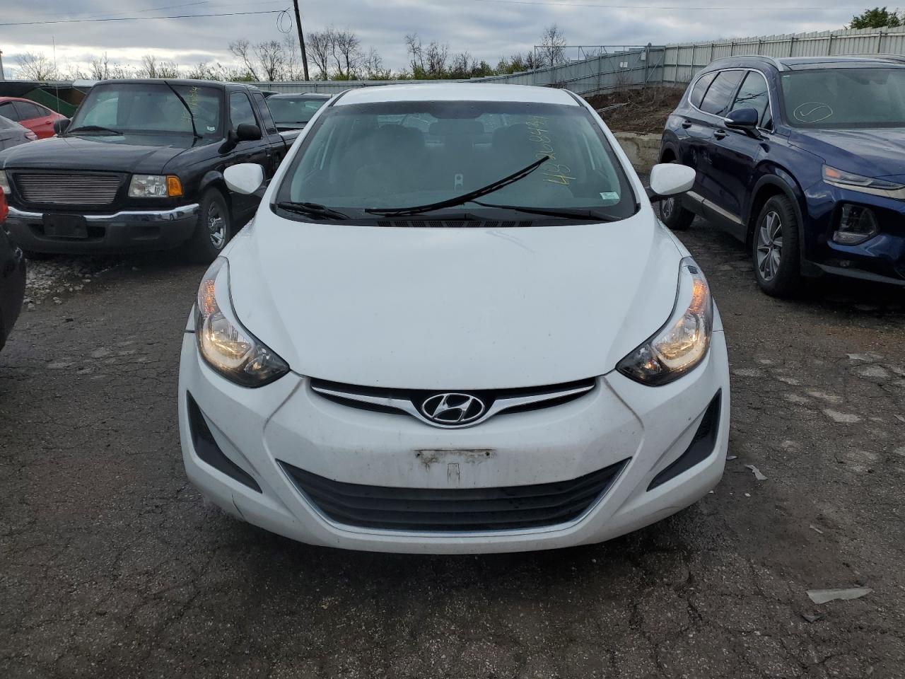2016 Hyundai Elantra Se - Image 5