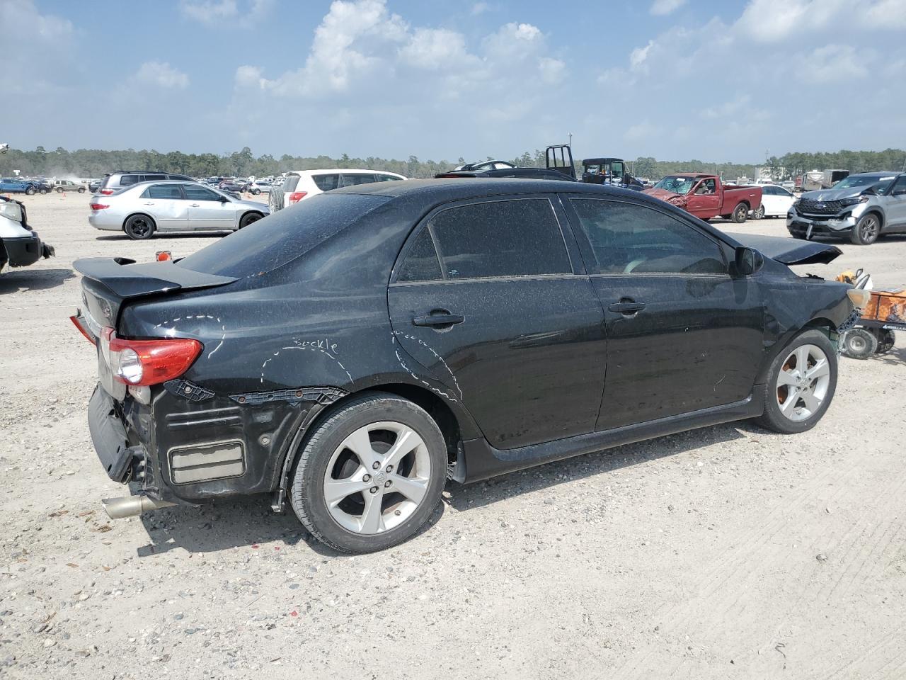 2013 Toyota Corolla Base - Фото 3