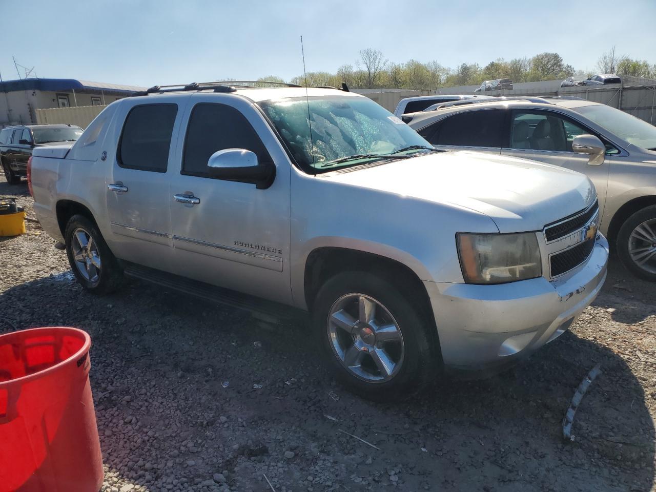 2013 Chev Avalanche Ltz - Фото 4