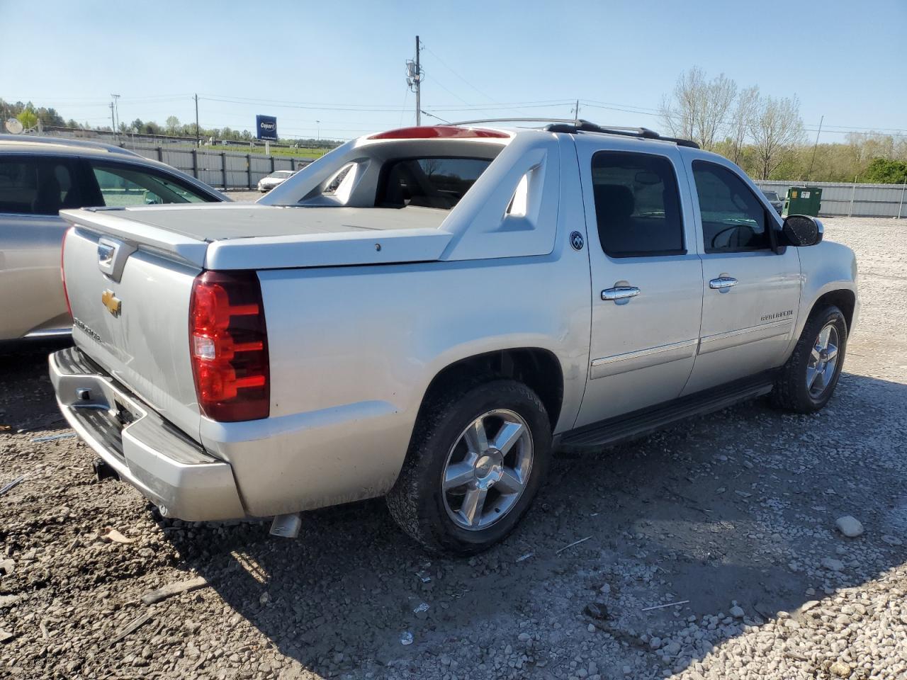 2013 Chev Avalanche Ltz - Фото 3