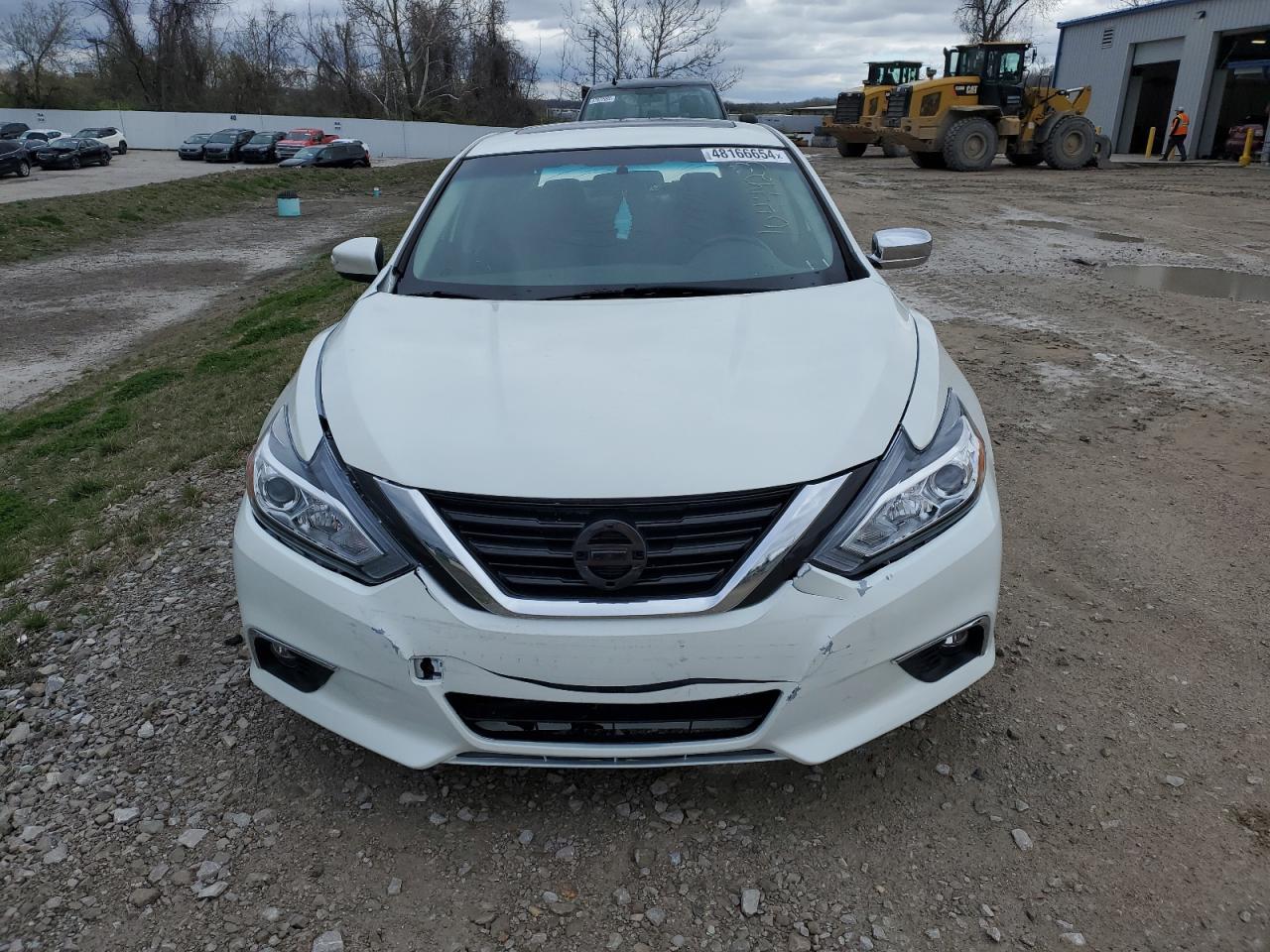 2017 Nissan Altima 2.5 - Image 5