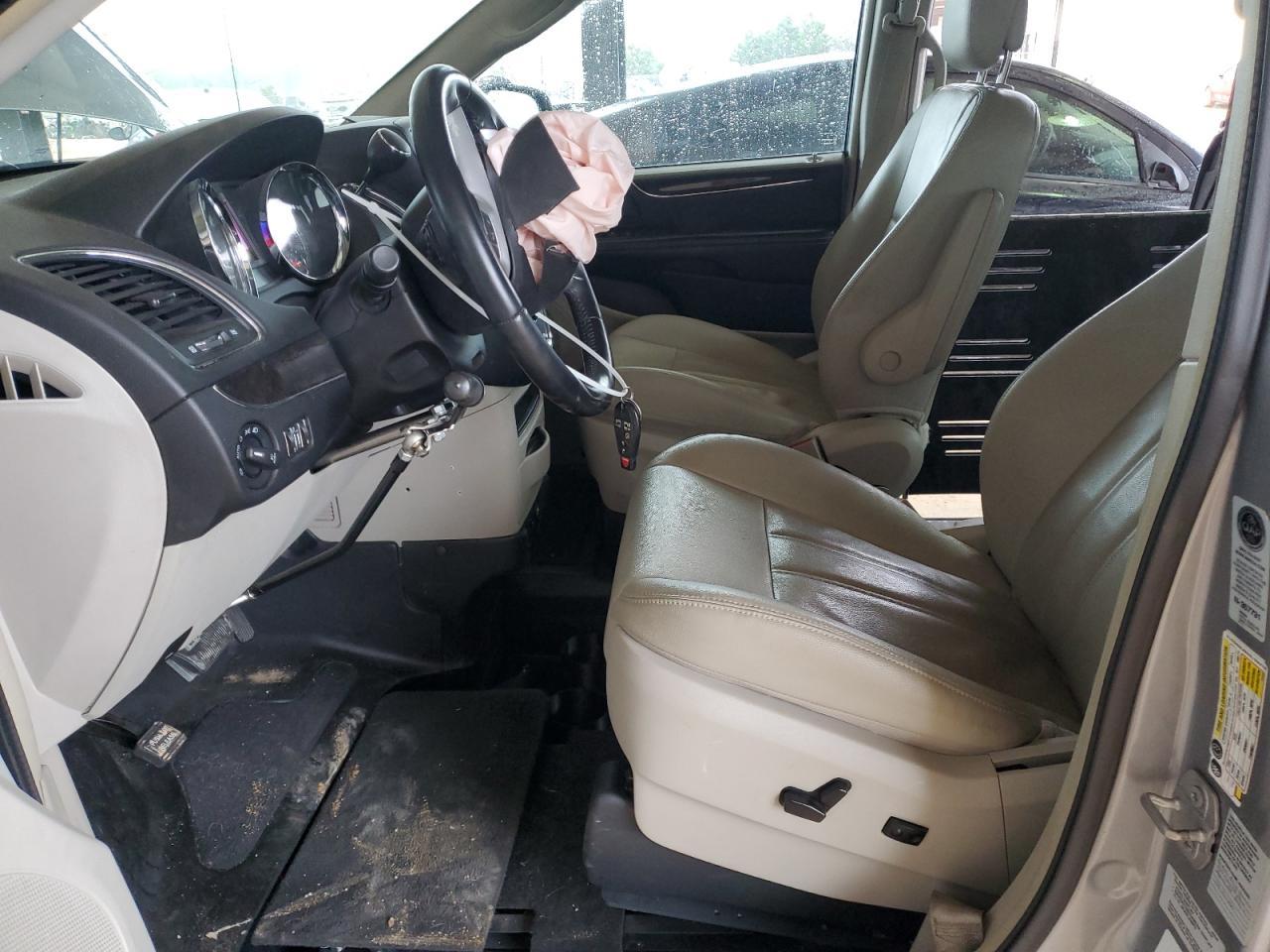 2015 Chrysler Town & Country Touring - Фото 7