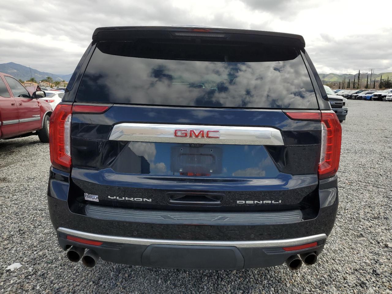 2021 GMC Yukon Denali - Фото 6