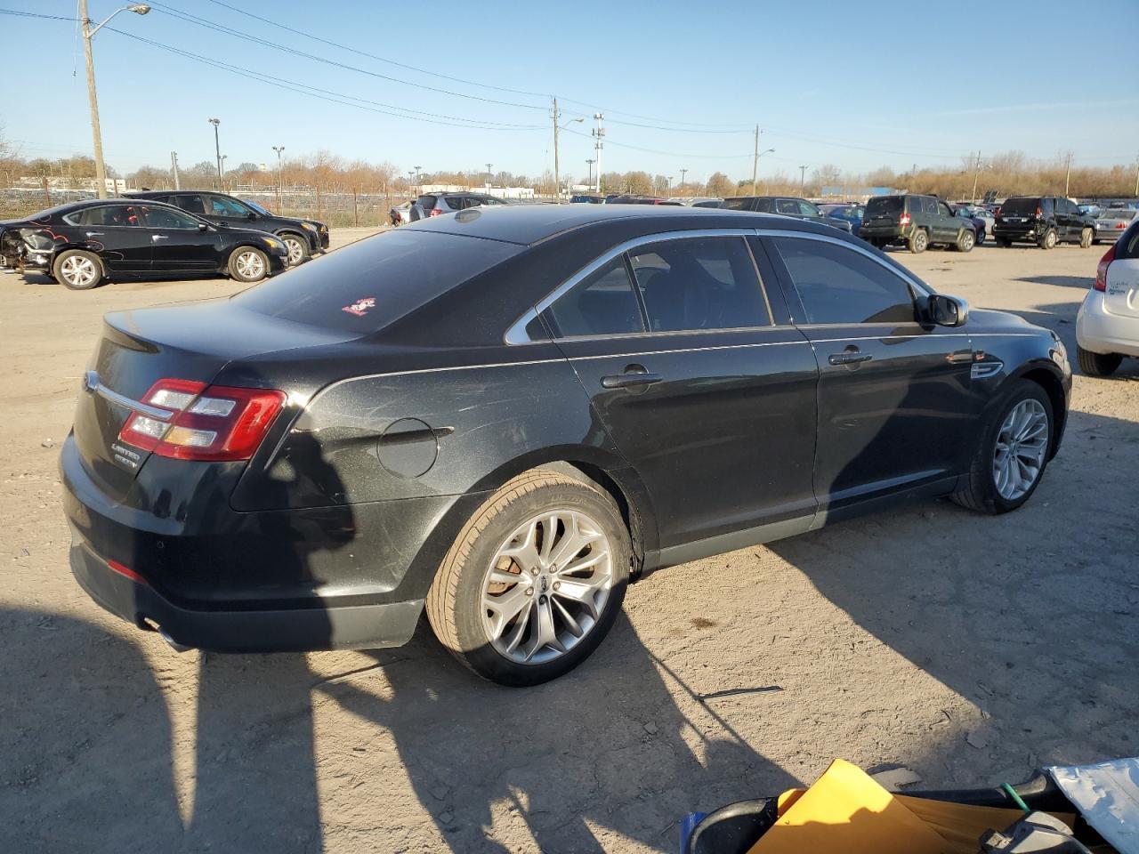 2014 Ford Taurus Limited - Image 3