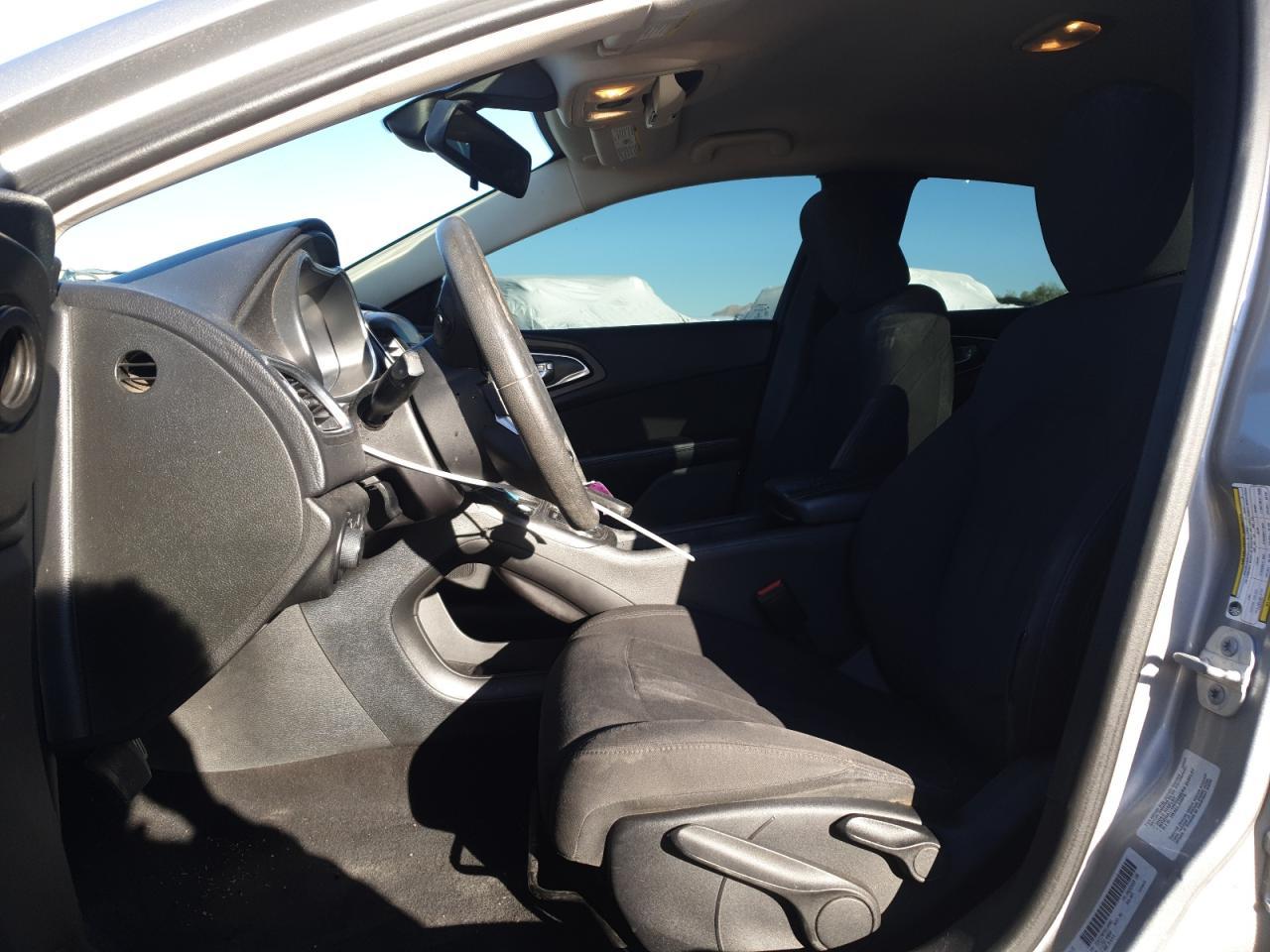 2016 Chrysler 200 Limited - Фото 7