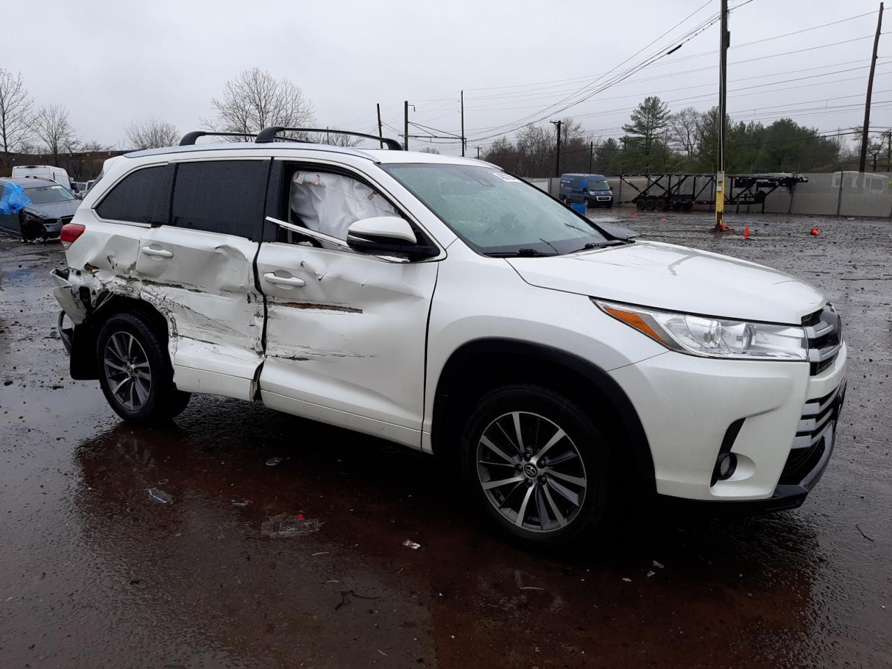 2018 Toyota Highlander Se - Фото 4