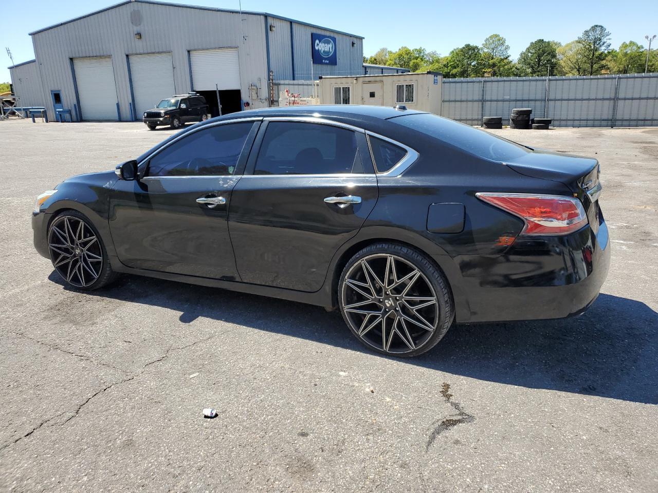 2015 Nissan Altima 3.5S - Image 2