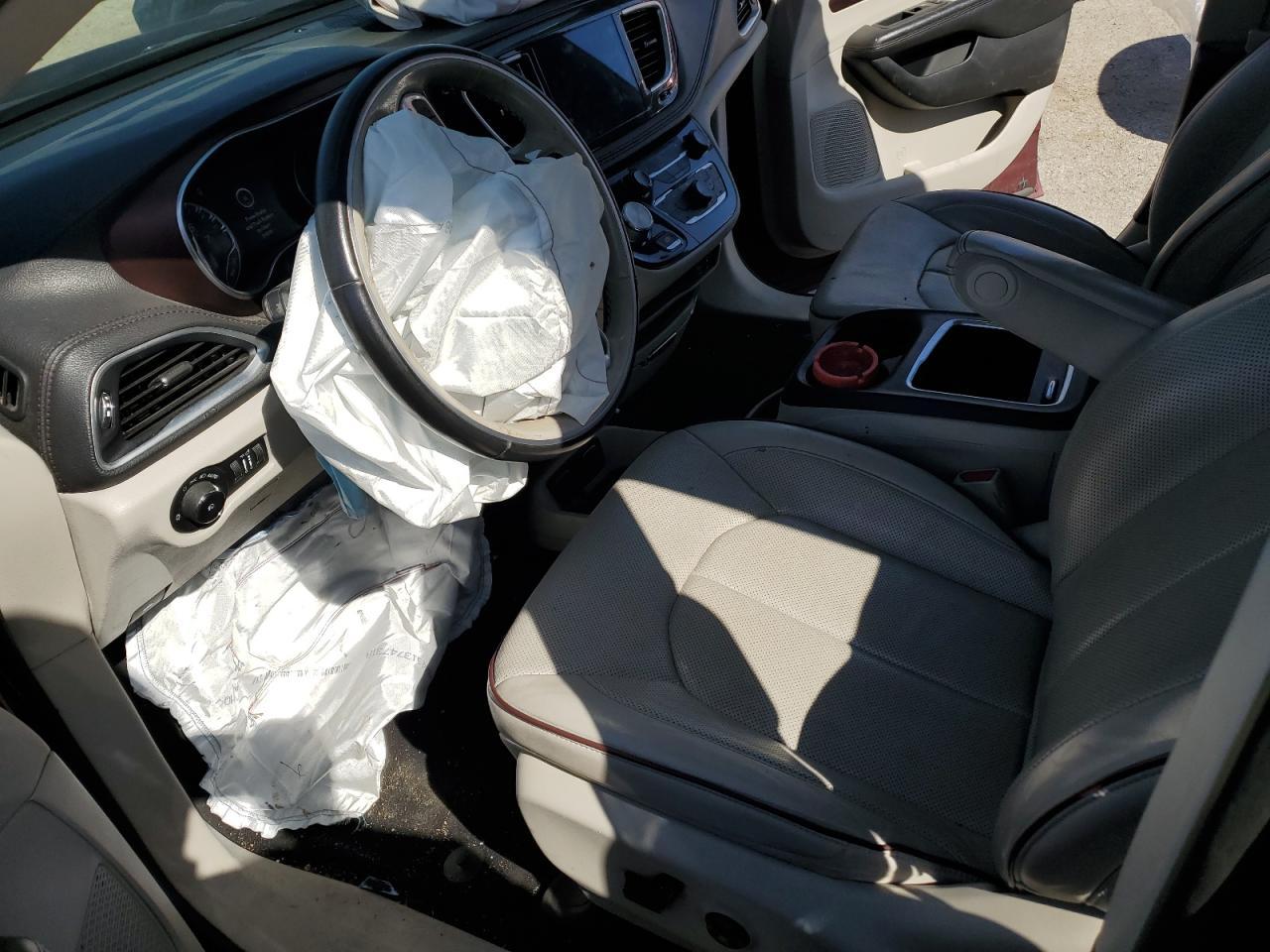 2020 Chrysler Pacifica Limited - Image 7