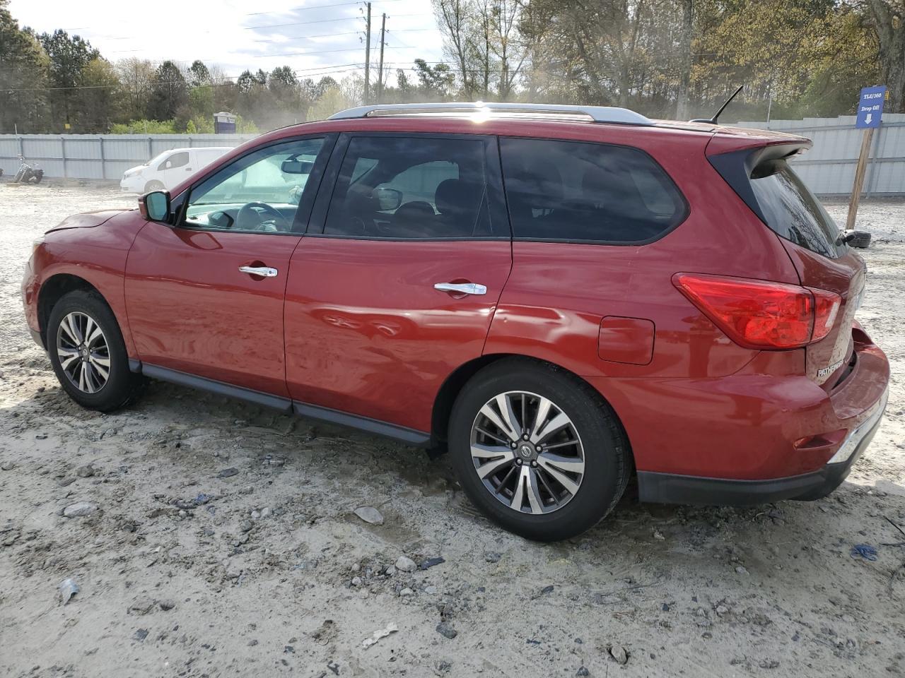 2017 Nissan Pathfinder S - Фото 2