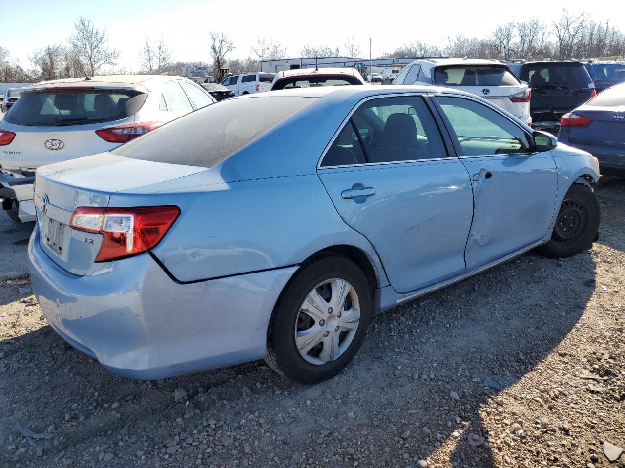 2013 Toyota Camry L - Фото 3