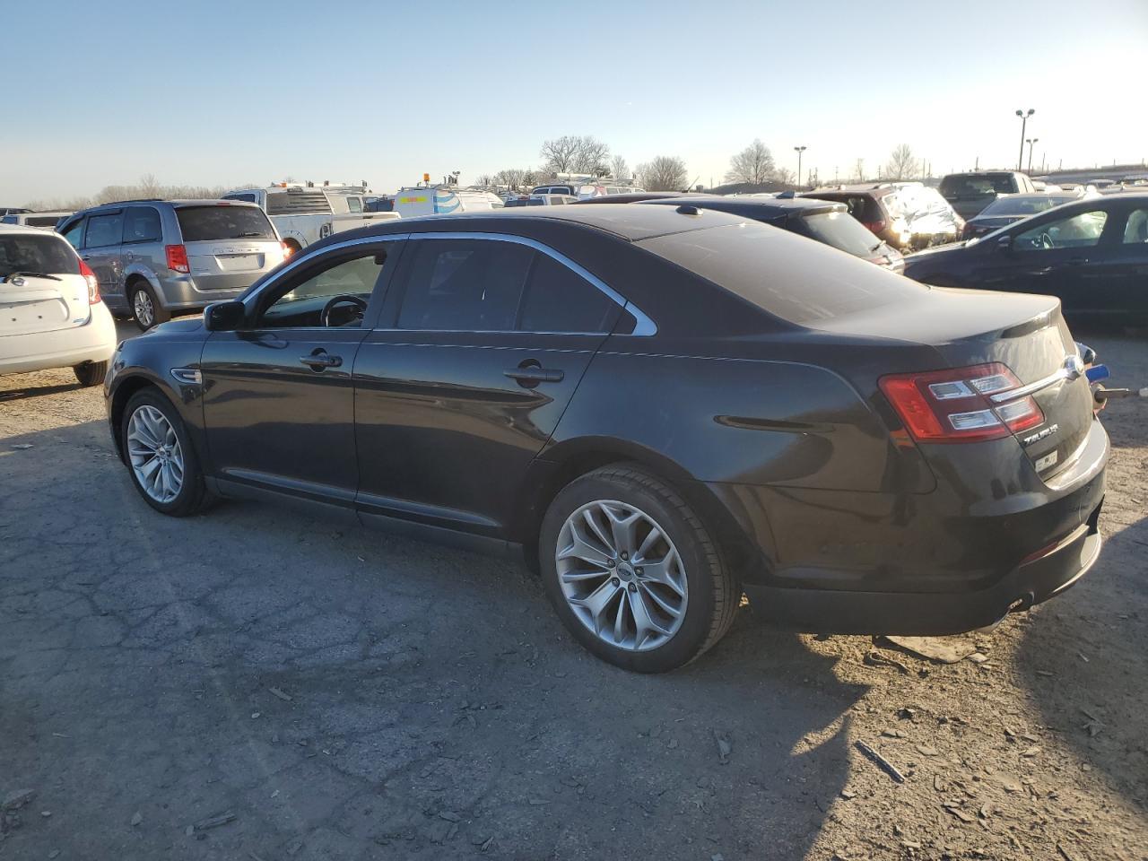 2014 Ford Taurus Limited - Image 2